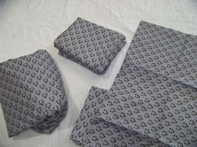 Juego de sábanas MainStays tamaño completo - nunca usadas Foto 1 de 4