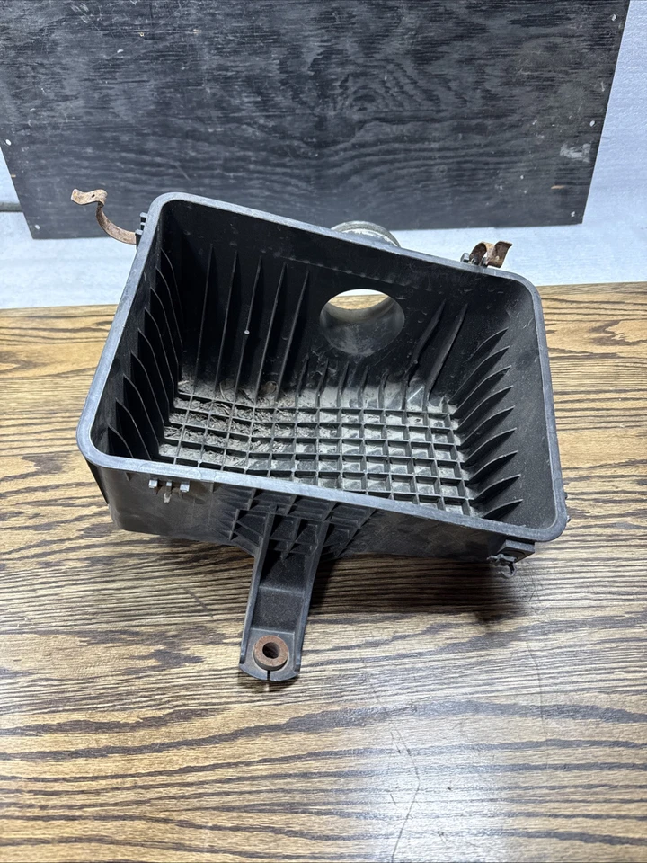 OEM Air Cleaner Assembly Bottom Part 17080-50010 Toyota Land Cruiser Lexus 98-04 - Image 1 of 4