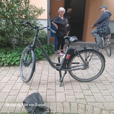 Prophete City E-Bike Damen 28 Zoll Tiefeneinstieg 7-Gang Nabenschaltung Schwarz - Bild 1 von 4