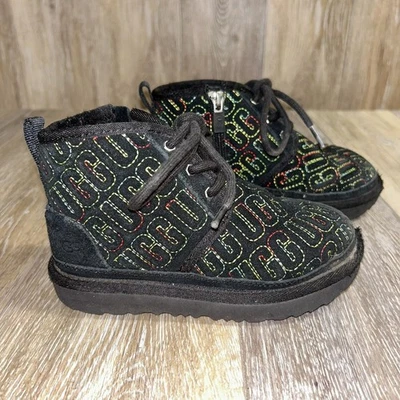 UGG Niños Jóvenes Talla 11 Neumel II Botas Zapatos LV5 Negro Colorido Puntada 1116170T Foto 1 de 4