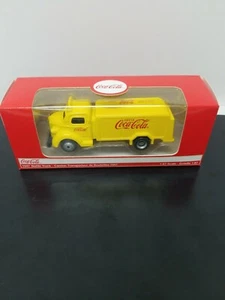 1947 COCA COLA DELIVERY BOTTLE TRUCK YELLOW 1/87 HO SCALE MODEL BY MCC 439954 - Picture 1 of 5