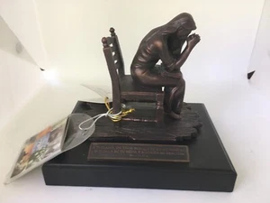 Leuchtturm christliche Produkte betende Frau (Mujer Rezando) Harz Skulptur - Bild 1 von 10