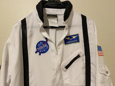 Disfraz de astronauta en problemas de Halloween Foto 1 de 4