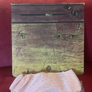 Alice Cooper School's Out 1972 Original Press Vinyl Record w/ Pink Panties VG - Picture 1 of 23