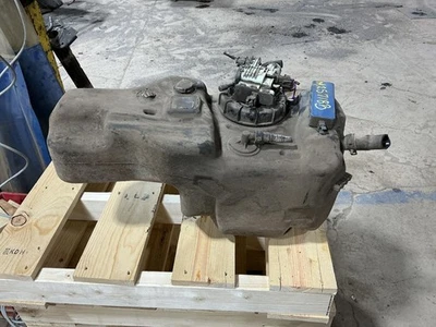 Exhaust Fluid Tank Fits 15-19 TRANSIT 150 862190 Foto 1 de 4