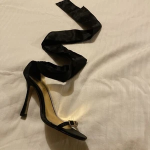 FREDERICK’S OF HOLLYWOOD HIGH HEELS BLACK ANKLE TIE Size 7 - Picture 1 of 6