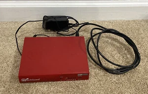Firewall WatchGuard serie XTM2 FS1E5 - adaptador de alimentación y cable de conexión Cat 5e de 6 pies - Imagen 1 de 5