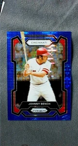 2024 Panini Prizm Blue Pulsar Prizm #253 Johnny Bench Reds #d 61/75 - Imagen 1 de 2