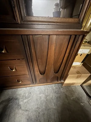 Broyhill Brasilia Nogal Vintage 1960 Modelo #6140-62/63 Con Luz/Gabinete China Foto 1 de 4