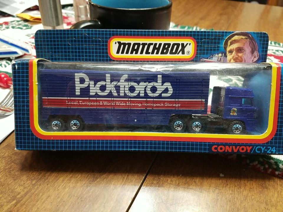 1987 Matchbox Convoy CY-24 Daf Box Car "Pickfords" - Image 1 of 4