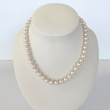 Akoya Pearl Necklace AAA 8.5-9.0mm Round White, Pink Overtone 14K White Gold 18"