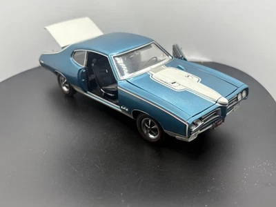 RARE!  Danbury Mint:   1969 Pontiac GTO Coupe, Blue/White Stripe, 1:24 Diecast - Image 1 of 4
