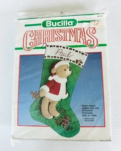 Vintage Bucilla 21" Jumbo SANTA TEDDYBÄR Nr. 82512 STRUMPFSATZ VERSIEGELT komplett - Bild 1 von 2