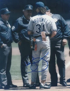 ROGER MCDOWELL LOS ANGELES DODGERS ACTION SIGNED 8x10 - Picture 1 of 1