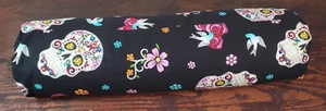 Almohada cilíndrica para cuello calavera de azúcar reforzada hecha en casa con relleno de trigo sarraceno 15" - Imagen 1 de 8