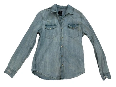 Camisa Vaquera Occidental Gap Calce Ajustado Envejecida Mediana Botones a Presión Lavado Ligero Foto 1 de 4