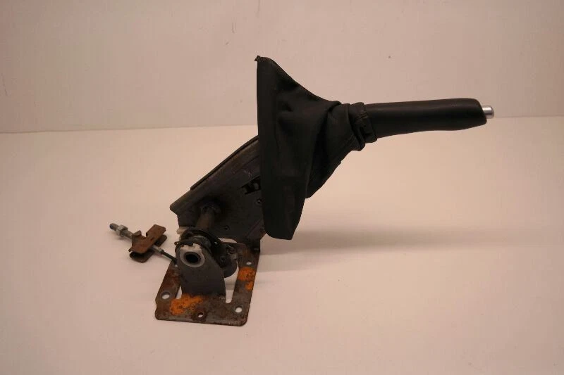 Land Rover LR2 2008-2012 montaje de manija de freno de emergencia Foto 1 de 4