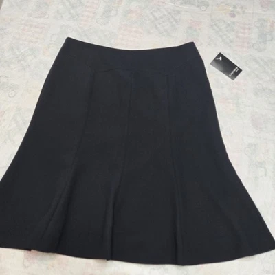 NUEVO CON ETIQUETAS JONES WEAR Mujer Falda Acampanada Poliéster Panelada Azul Marino Sólido. talla 14.  32 Foto 1 de 4