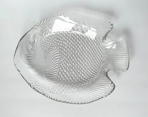 Fish Shaped Embossed Heavy Clear Glass Plate Oven-Proof 12 x 9 Vintage EUC - Picture 1 of 9