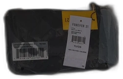 Bandolera Forever 21 para mujer acolchada con solapa de hombro con cadena ajustable negra Foto 1 de 4