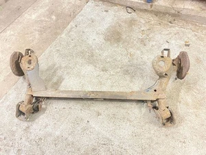 Viga eje suspensión trasera Seat Toledo II 1M 1.8i 92kW Gasolina 2000 - Imagen 1 de 8
