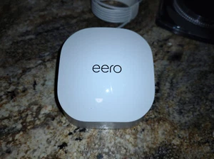 eero 6 Dual-Band Mesh Wi-Fi 6 System Extender With Power Cable Q010001 - Bild 1 von 2