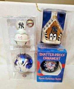 new york yankees christmas ornaments lot of 4 gingerbread house topperscot - Picture 1 of 3