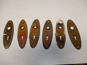 6 ANTIQUE BRASS ARTS AND CRAFTS DOOR KNOB BACK PLATES - Picture 1 of 3
