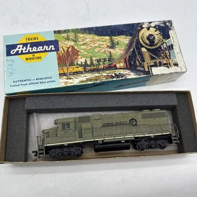 HO Athearn Conrail GP38-2 #6616 powered Diesel Engine Train Dc Powered Green - Image 1 of 4