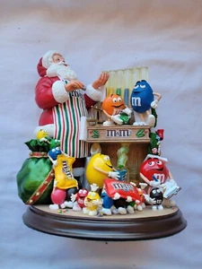 Danbury Mint M&M's Santa - Picture 1 of 18
