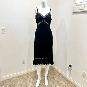 Vintage 1950's Vanity Fair Black Full Slip - Pleated Bra & Hem Size 32 - Picture 1 of 7