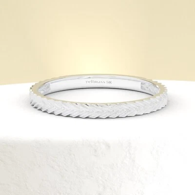 18K White Gold Herringbone Ring, Slim Textured Wedding Band, Minimalist Band - Image 1 of 4