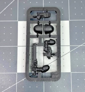 3rd Ed. 40K SERGEANT ASSAULT SPACE MARINE Sprue #1 plasma chainsword GW '98 AT25 - Picture 1 of 2