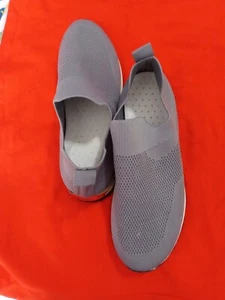 no name sneakers Size 6 - Picture 1 of 3