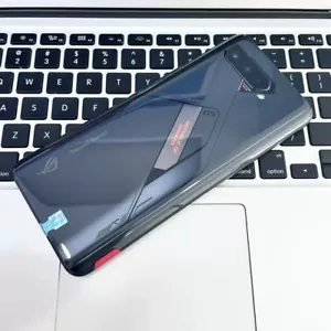 Asus ROG Phone 5s Pro 6.78in 64MP 18+512GB Snapdragon 888+ 5G Android Gaming - Bild 1 von 6