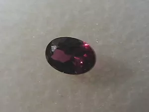 Facettierter loser natürlicher Rhodolith Granat 4x6 mm Ovalschliff 0,60 ct Reiki - Bild 1 von 2