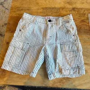 Il Gufo blue and white striped shorts - size 4 - Picture 1 of 4