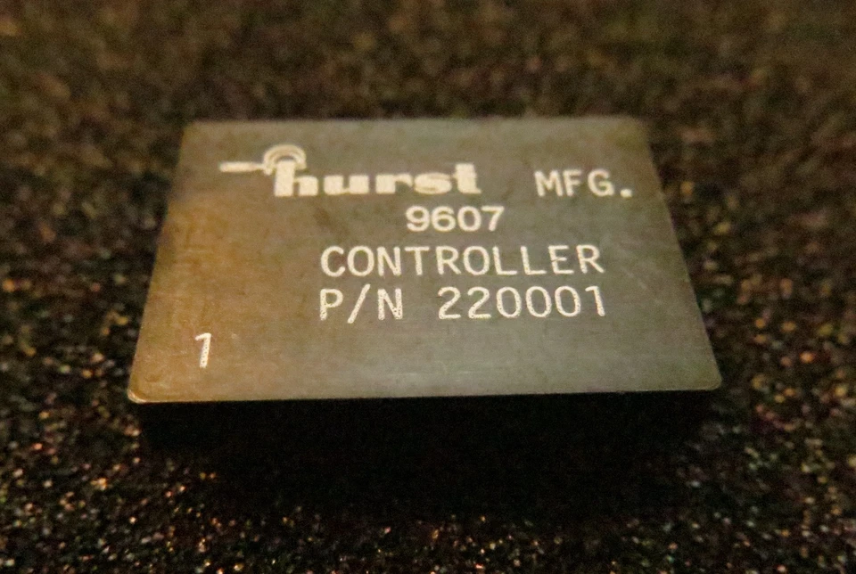 PN: 220001 - Hurst Mfg., Controlador, Motor Paso a Paso 6-24 VDC (Lote de 1 pieza) Foto 1 de 3