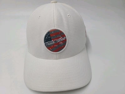 Gorra de golf Travis Mathew bandera americana envejecida con cierre a presión para papá hombres mujeres blanca Foto 1 de 4