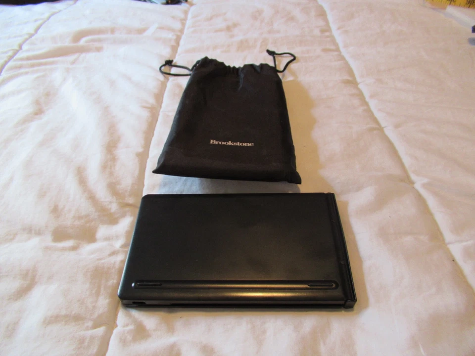 Brookstone Keyboard Bluetooth Wireless Folding Black - excellent condition - Image 1 of 4