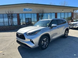 2021 Toyota Highlander XLE - Picture 1 of 16