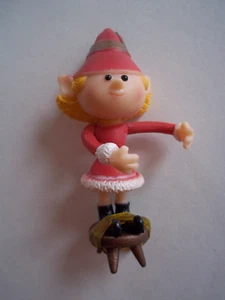 ROTER Chor ELFENMÄDCHEN mit HOCKER Kunststoff Figuren Misfit Toys Rudolph SPIELENDE MANTIS - Bild 1 von 14