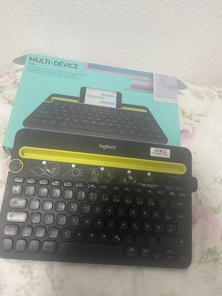 Mini Bluetooth Tastatur kabellos Wireless für PC Handy Tablet QUERTZ Deutsch - Bild 1 von 1