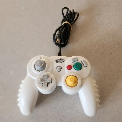 Nintendo Gamecube Controller Madcatz Corded White - GC - Image 1 of 2