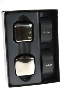 Elegantes cubitos de hielo gigantes de acero inoxidable Skybar® paquete doble piedras de whisky frío - Imagen 1 de 7