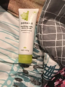 Derma E Purifying Daily Detox Scrub with Marine Algae and Activated Charcoal NEW - Picture 1 of 4