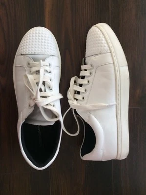 Zapatilla deportiva Rebecca Minkoff blanca con tachuelas Bleecker de cuero talla 9 zapatos de diseñador de EE. UU. Foto 1 de 4