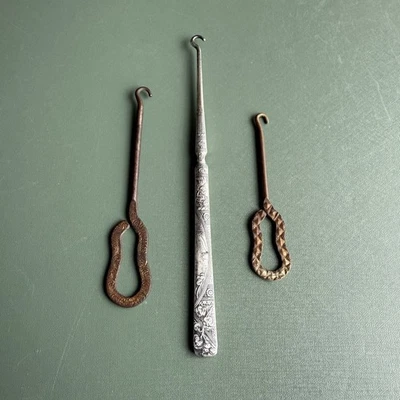 Antique Ornate Button Hook Boot Shoe Silver Plate Victorian Art Nouveau Set Of 3 - Image 1 of 4