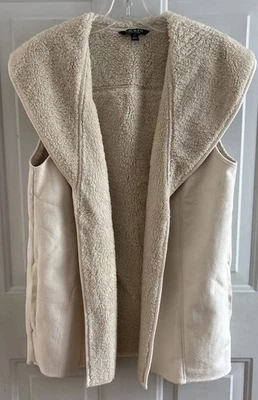 Chaleco Lauren Ralph Lauren Medio Frente Abierto Marfil Imitación Gamuza Imitación Forrado Sherpa Foto 1 de 4