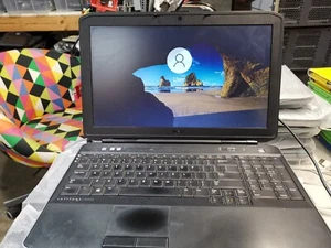 Dell Latitude E5530 i5-3230M 2.6Ghz 4GB 240GB SSD HDD Wifi HDMI DVDRW - BGrade - Picture 1 of 11